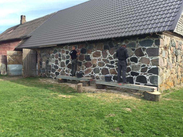 Maakivi hoone renoveerimine Raplas. Maakivi hoone renoveerimine Raplas.